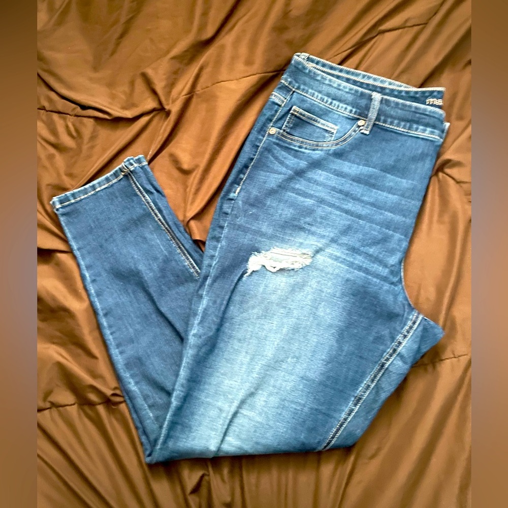 Maurice’s ripped jeans size 22w reg